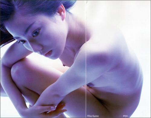 菅野美穂の乳首見えてるヌード画像