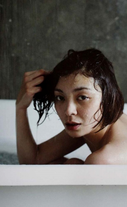 田畑智子の汗だく入浴ヌード画像
