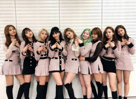 TWICEのパンチラ・胸チラが抜ける2019年最新画像450枚