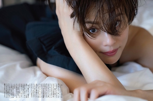 米倉涼子のセクシーグラビアエロ画像007