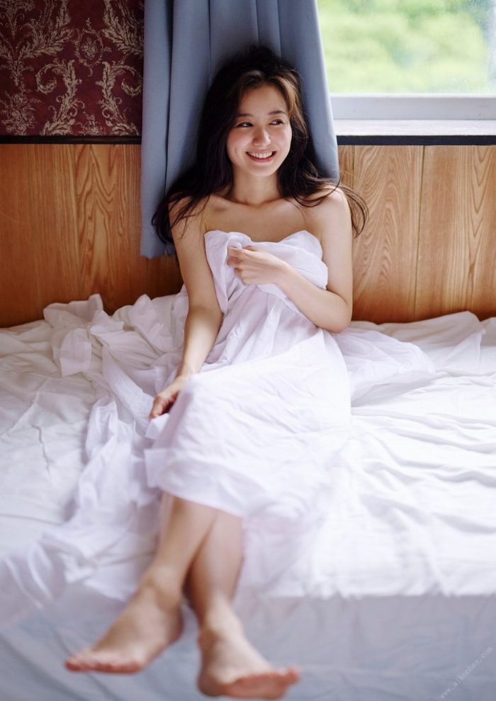 高田里穂 画像037