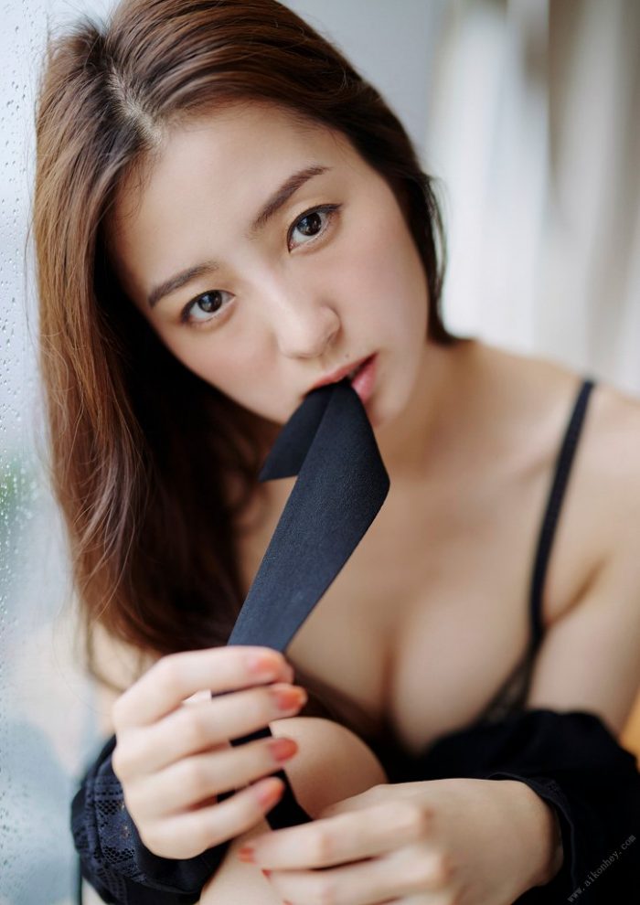 高田里穂 画像002