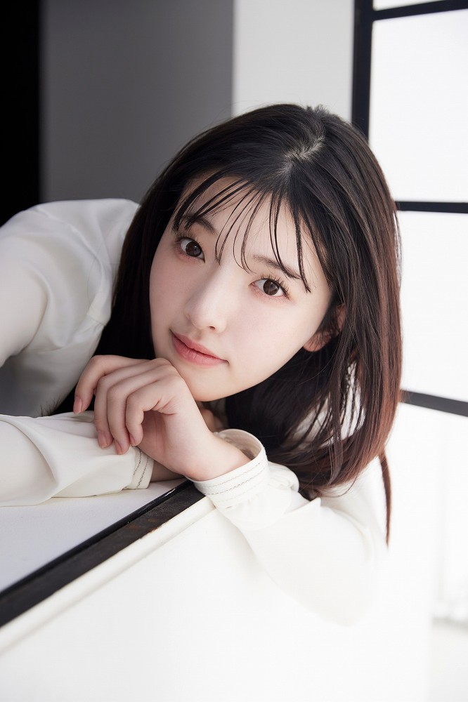 彩月七緒 画像001