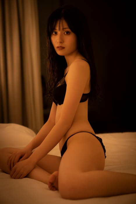 吉井美優のセクシー水着グラビアエロ画像014